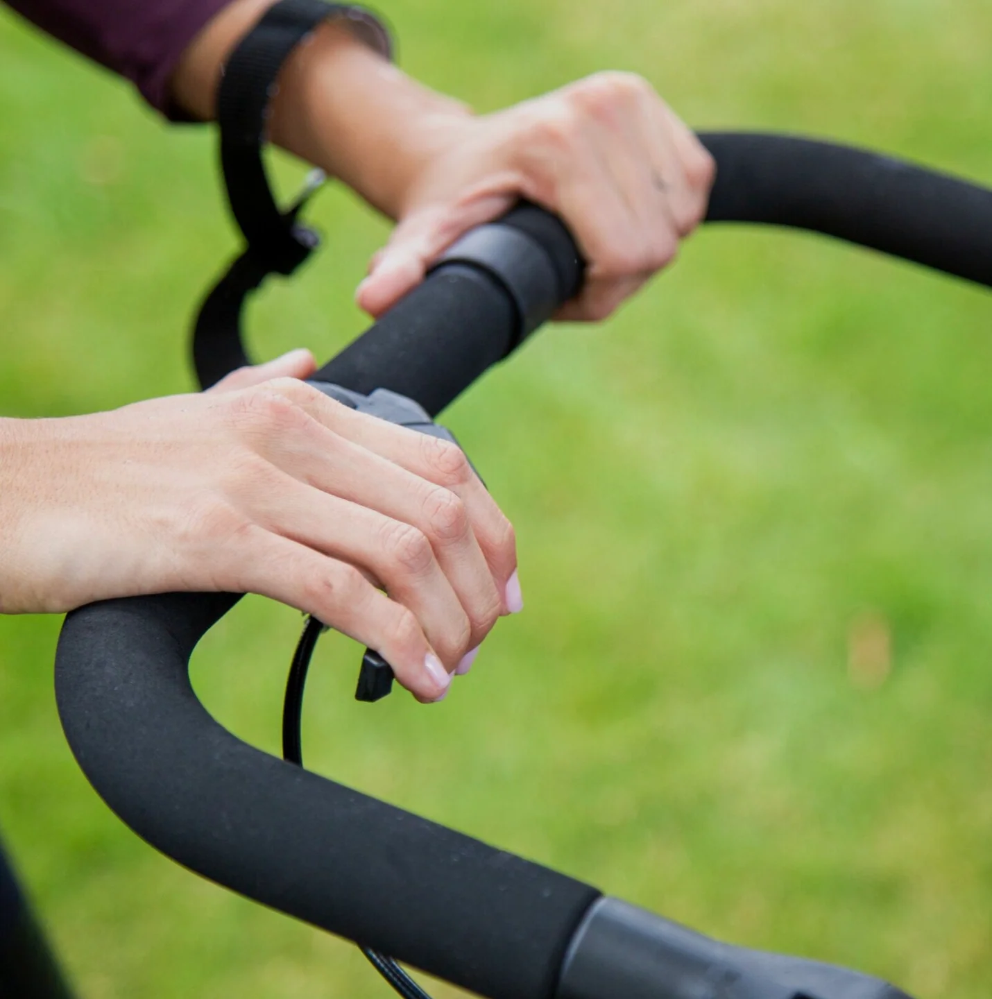 BOB Alterrain Pro Jogging Stroller w/Handbrake - Image 12