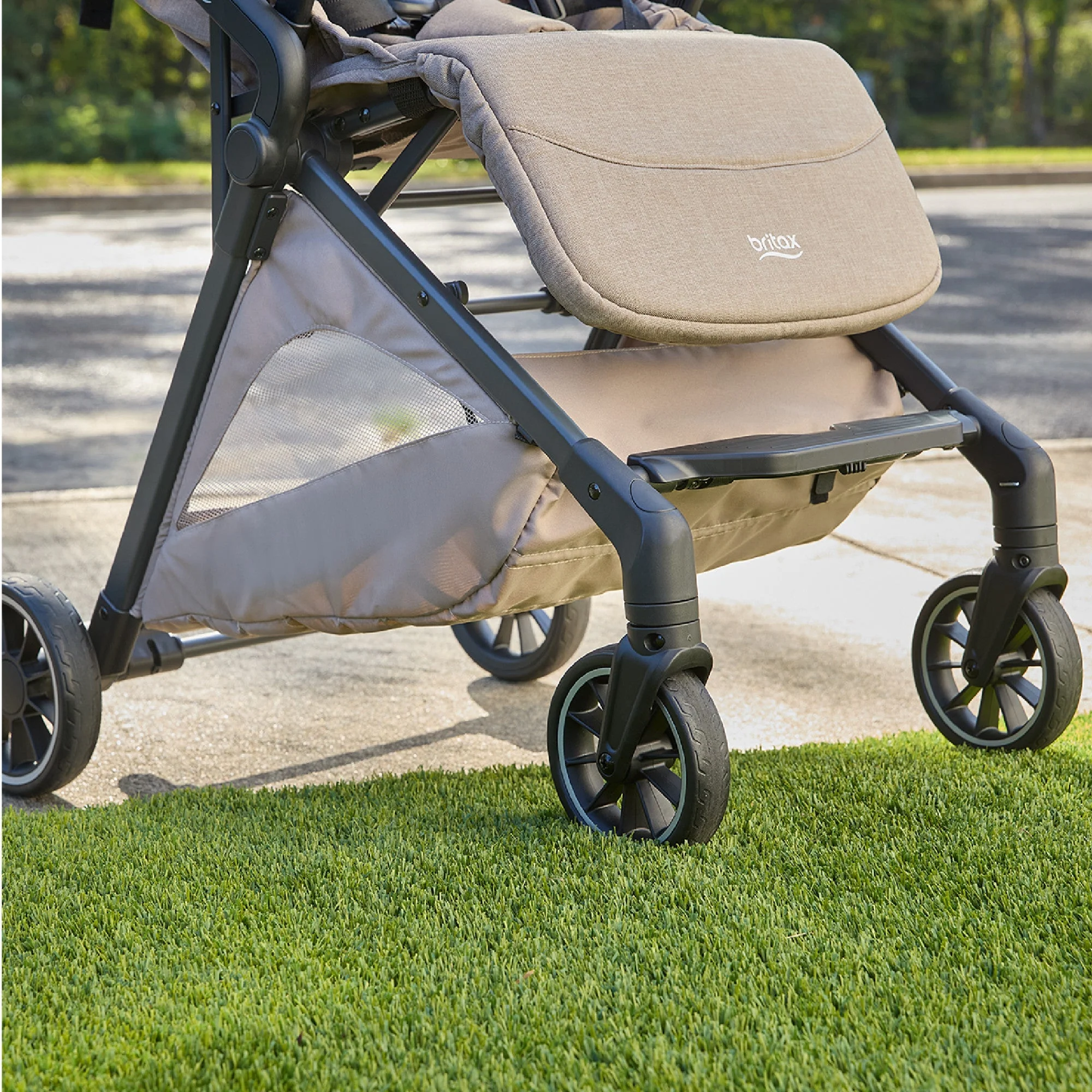 Britax Juniper+ Compact Stroller with One-Hand RapidFold - Image 14