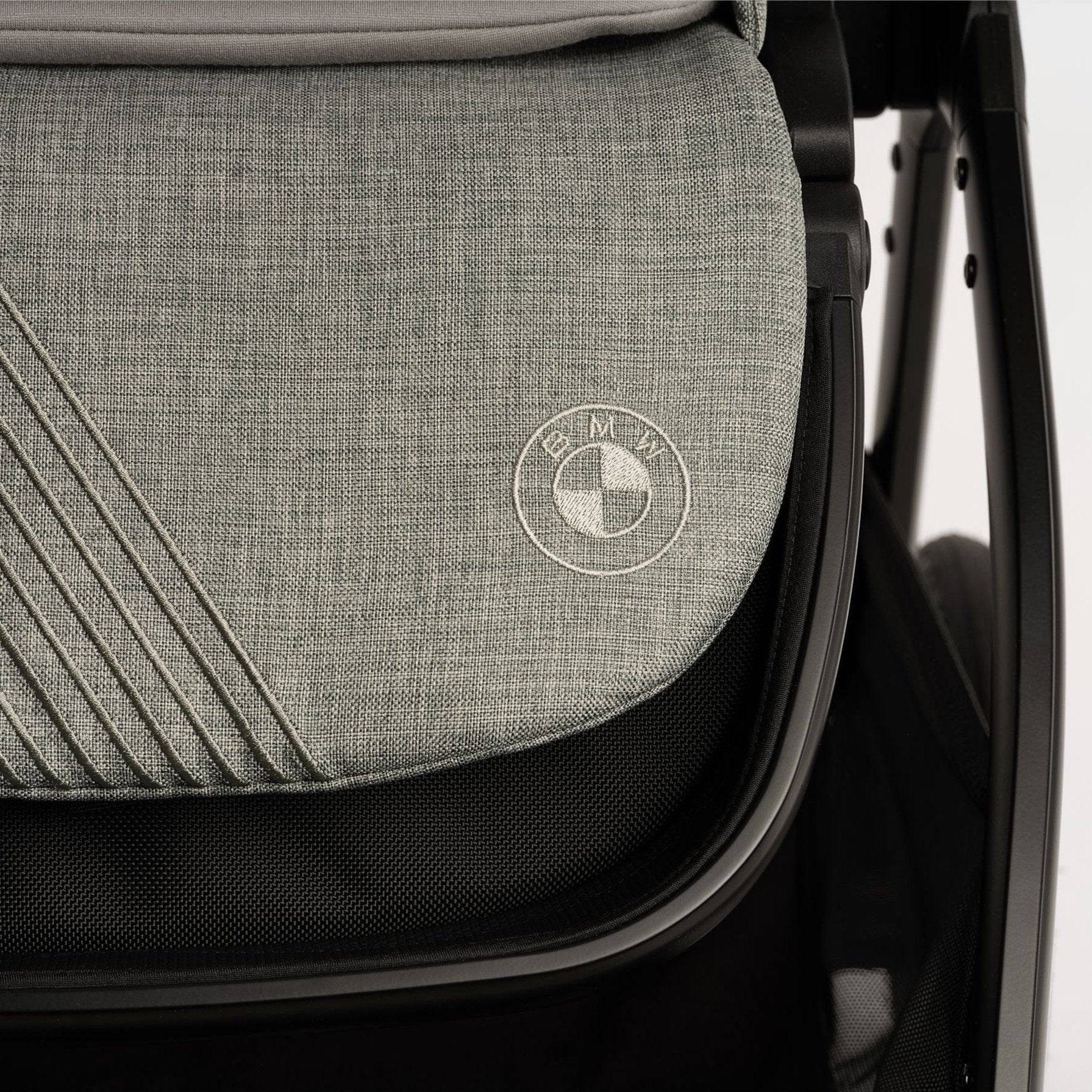 Nuna x BMW TRIV Next Stroller - Image 6