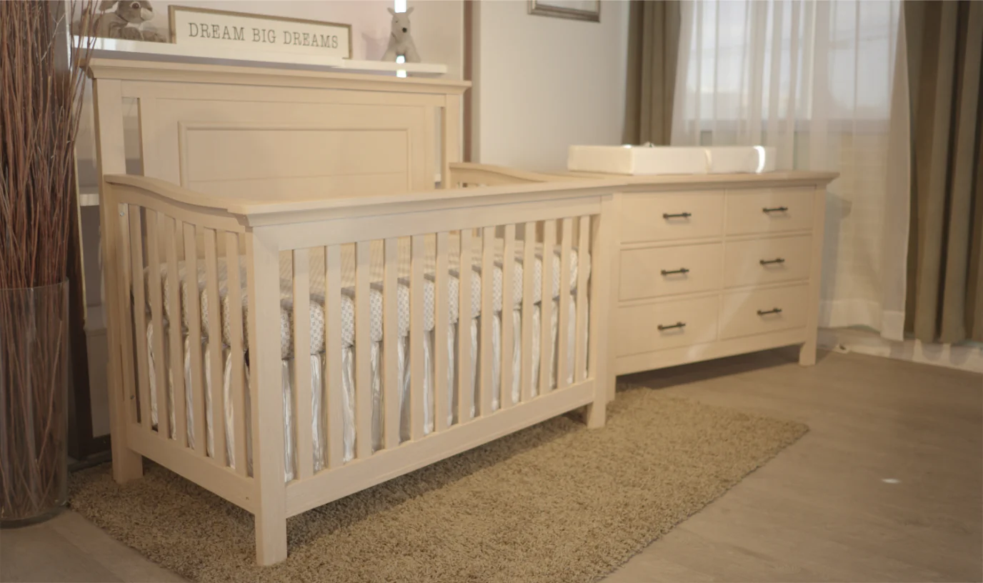 Pali Como Flat Top Crib and Double Dresser 2 Piece Set - Image 3