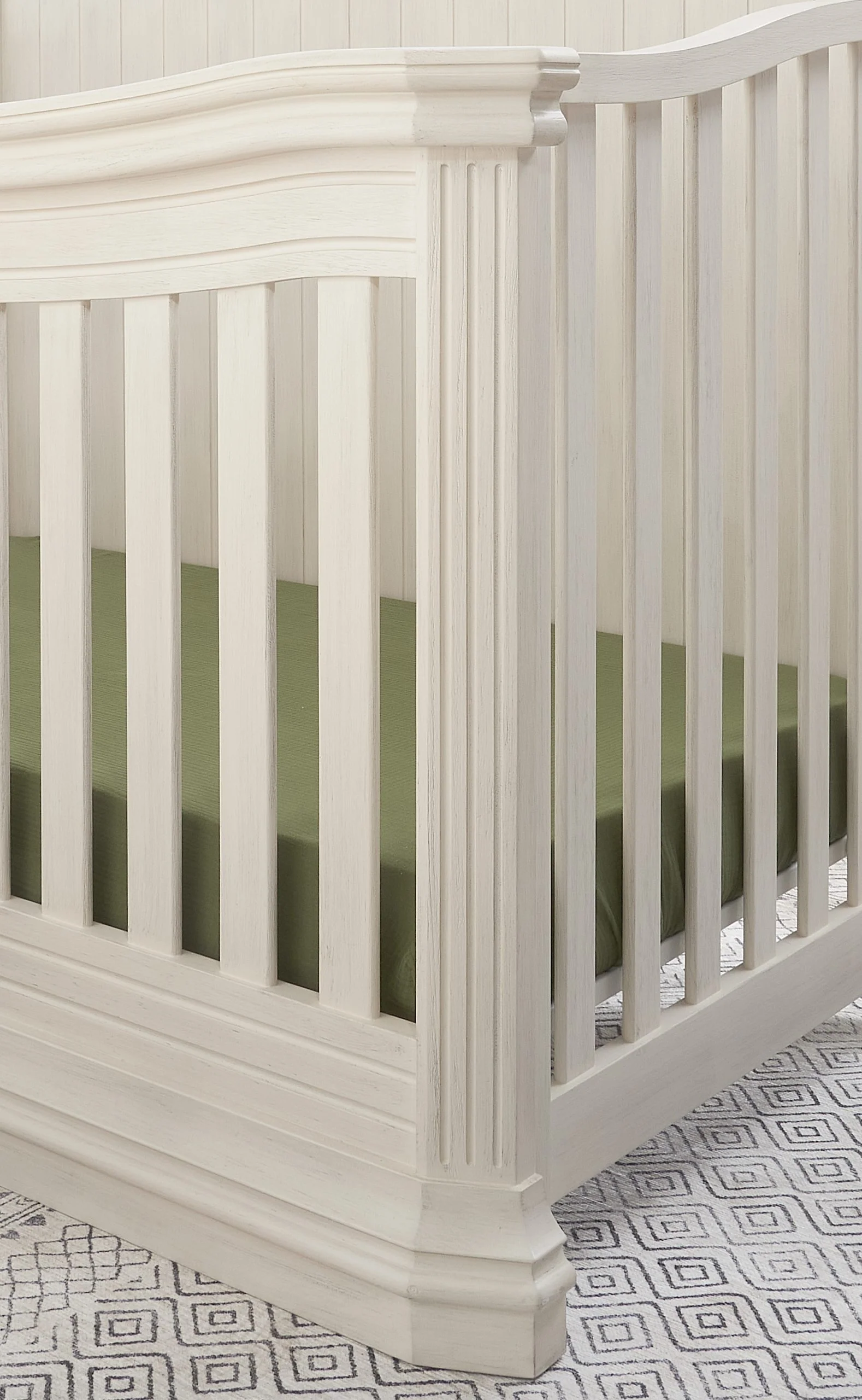 Sorelle Vista Flat Top Convertible Crib and Dresser Set - In Stock - Image 7